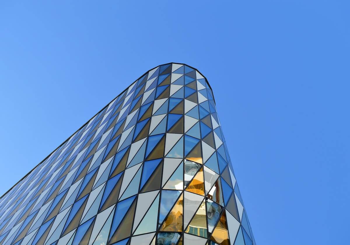 Kaiyun开云中国官网-各吃一黄！贝维斯破门后推倒新鹏城门将抢球，姜至鹏出头把他撞翻