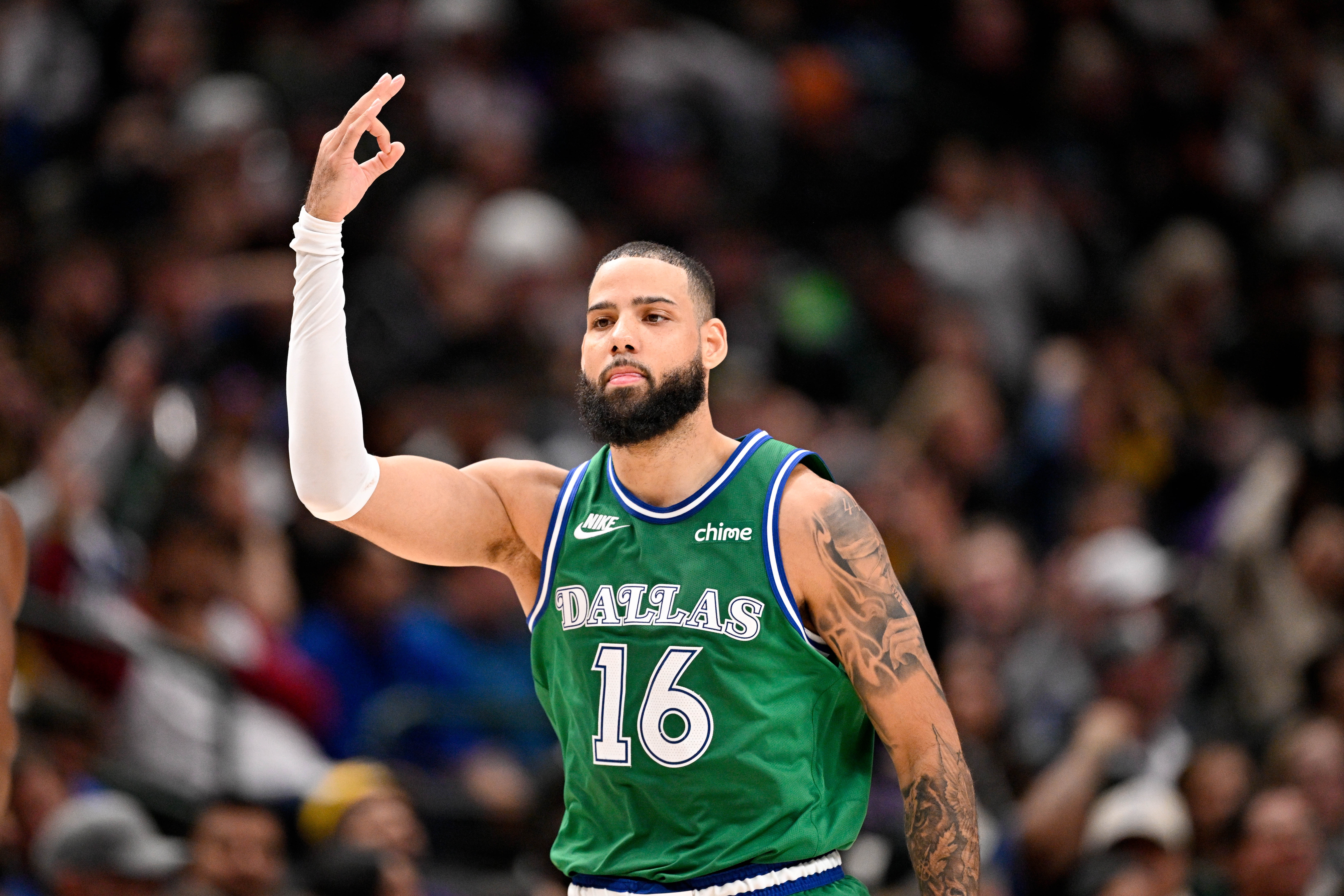 Kaiyun开云中国官网-明天独行侠迎战勇士 凯莱布·马丁出战成疑 布威小概率出战